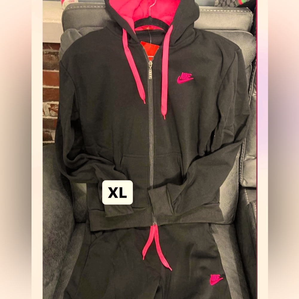 Nike sweatsuit